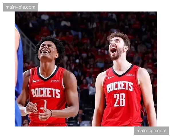 快船大胜火箭，祖巴茨与普拉姆利轮番上场，低位防守让申京全场19投仅5中