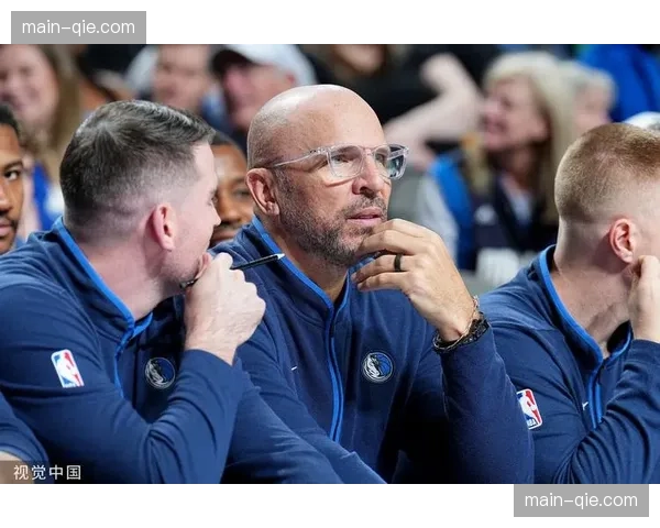 专访基德:阐述独行侠“5-Out”进攻体系在季后赛的调整空间。